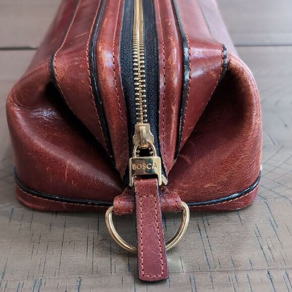 Vintage Bosca Brown Toiletry Bag with Genuine Leather and Zipper Closure - Picture 3 of 16